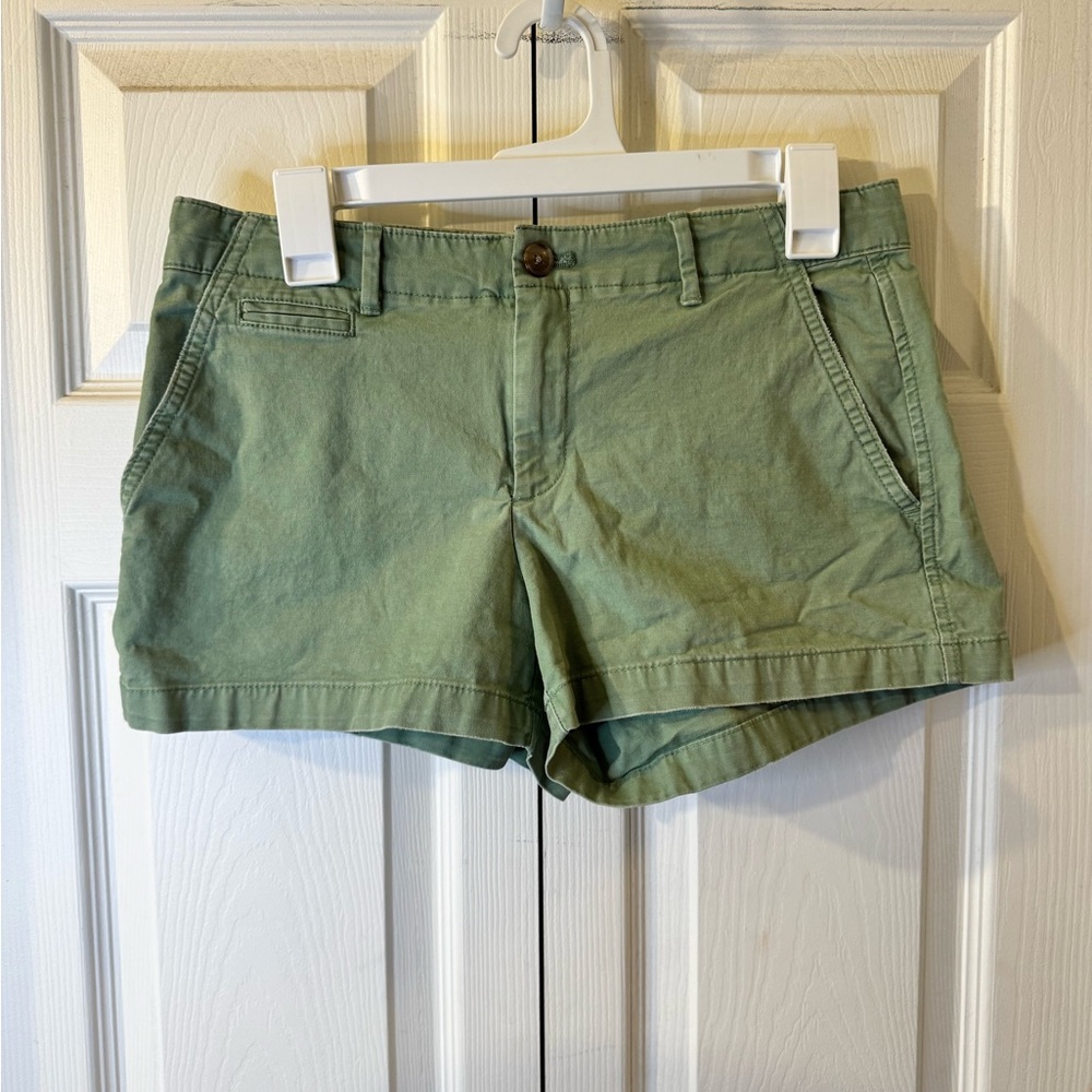 GAP‎ Women's Shorts in Sage Green